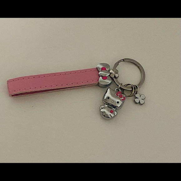 Hello Kitty keychain - Picture 3 of 3